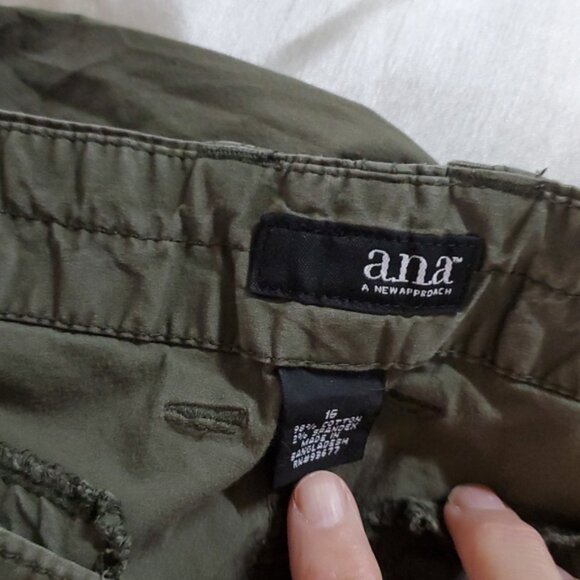 A.n.a. Army Green Cargo Pants Size 16 - Picture 6 of 7